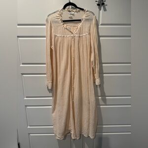 Vintage Charactor Cottagecore Dressing Gown Night Gown Peach Gauzy Size Large